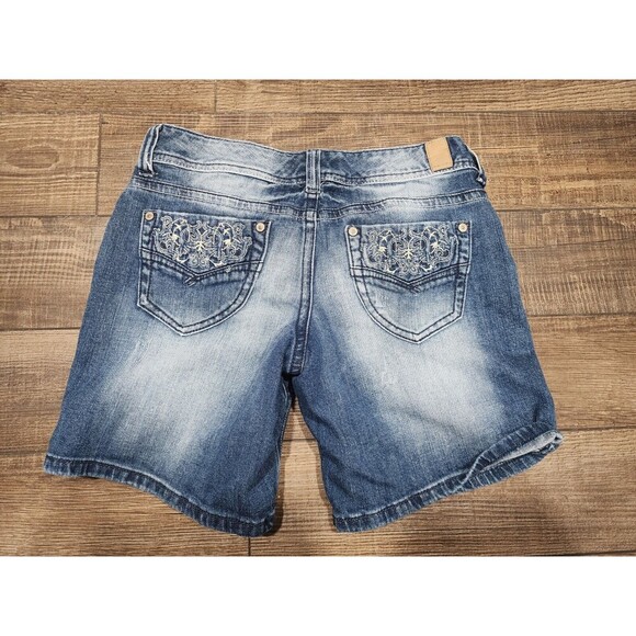 Maurices Bermuda Jean Bermuda Shorts Womens 3/4 Midrise Denim Embroidered - Picture 2 of 6